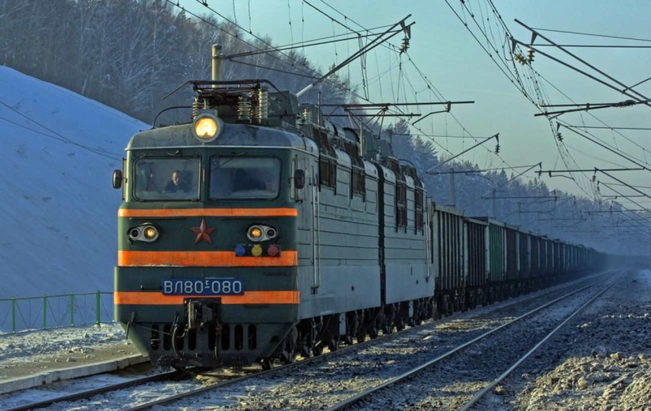 Зображення новини: "АТЕШ" знищили електровоз в Орлі: у росіян порушена логістика на Сумщині (відео)