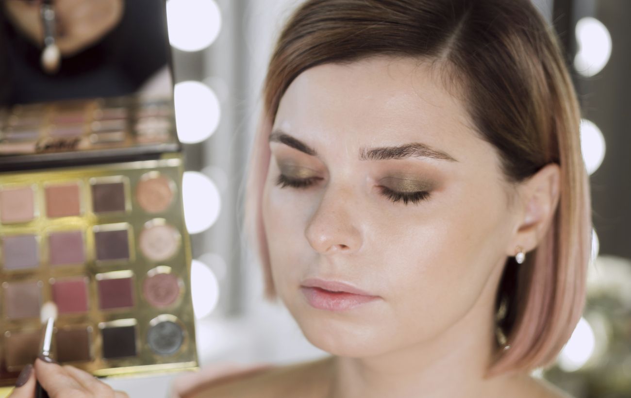 Зображення новини: Ці 4 помилки у макіяжі роблять очі маленькими: візажистка показала, як це швидко виправити