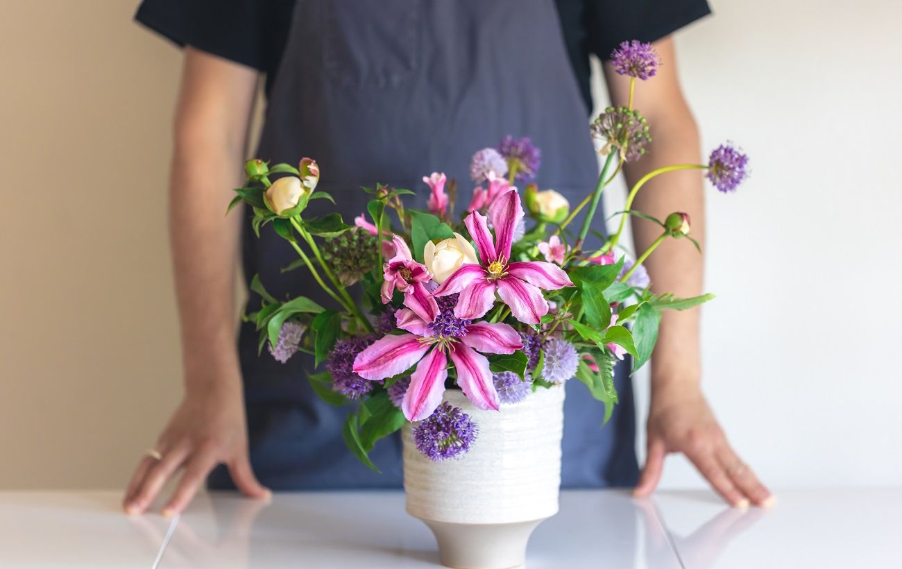 Зображення новини: Флорист назвав 4 фатальні помилки, які "вбивають" букет за пару днів