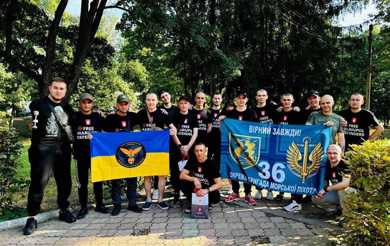 Зображення новини: 2,2 млрд грн та квартири воїнам: як проєкт Ахметова допомагає оборонцям Маріуполя