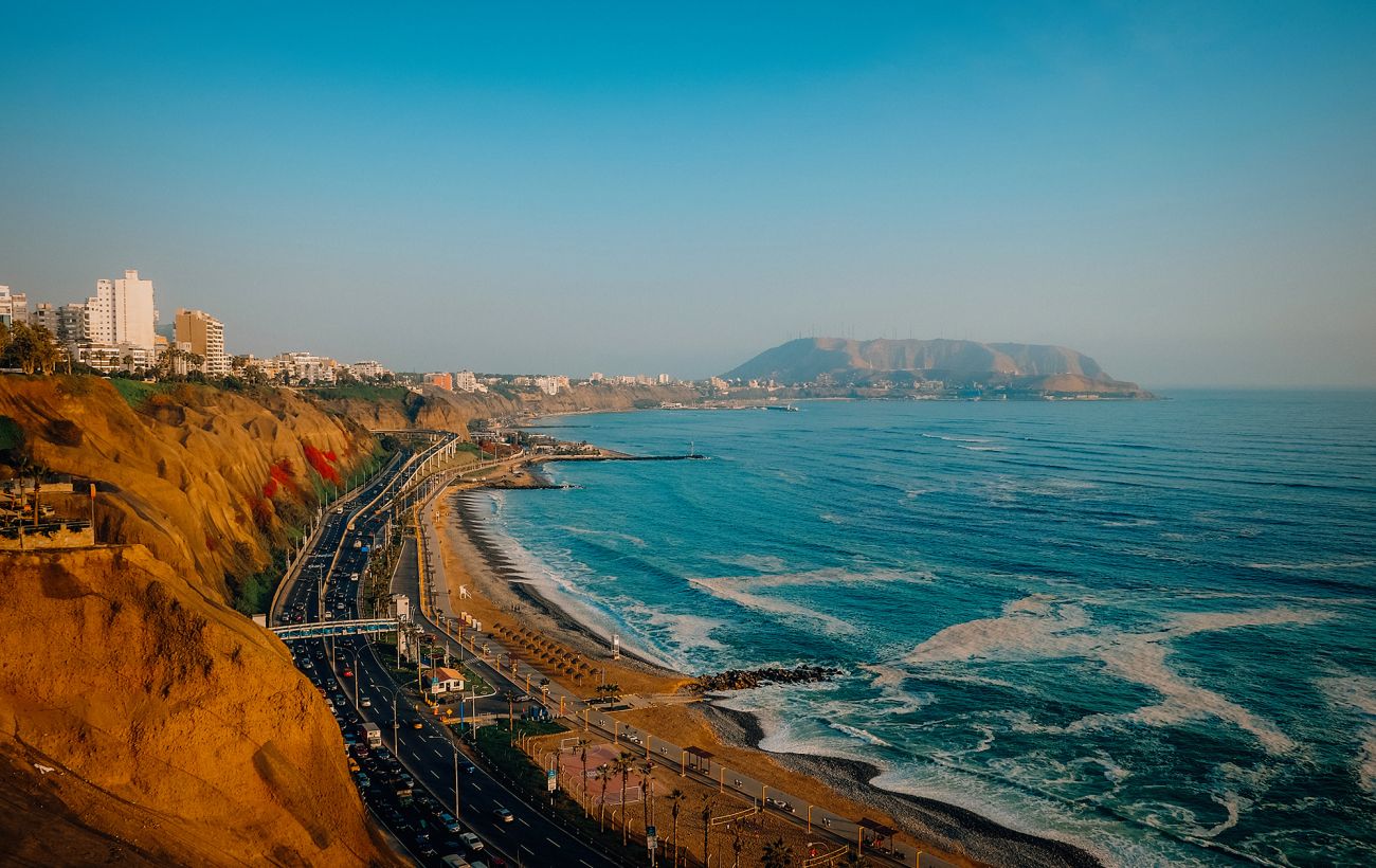 Зображення новини: Де можна погрітися в березні після зими: країна стародавніх інків, де океан як молоко, а обід коштує 5 євро