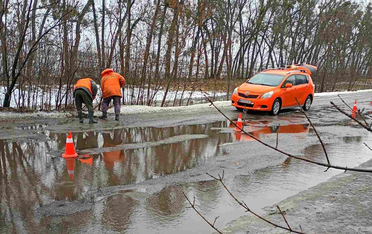 Зображення новини: Що сталося з дорогами в Україні і коли почнуть ремонт: названо умову