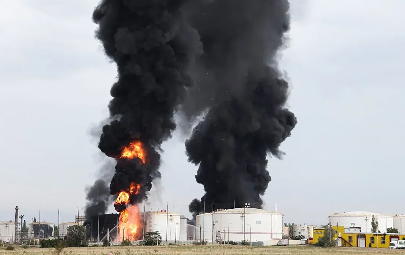 Зображення новини: Точно в ціль: СБС показали удар дронів по нафтобазі в Криму