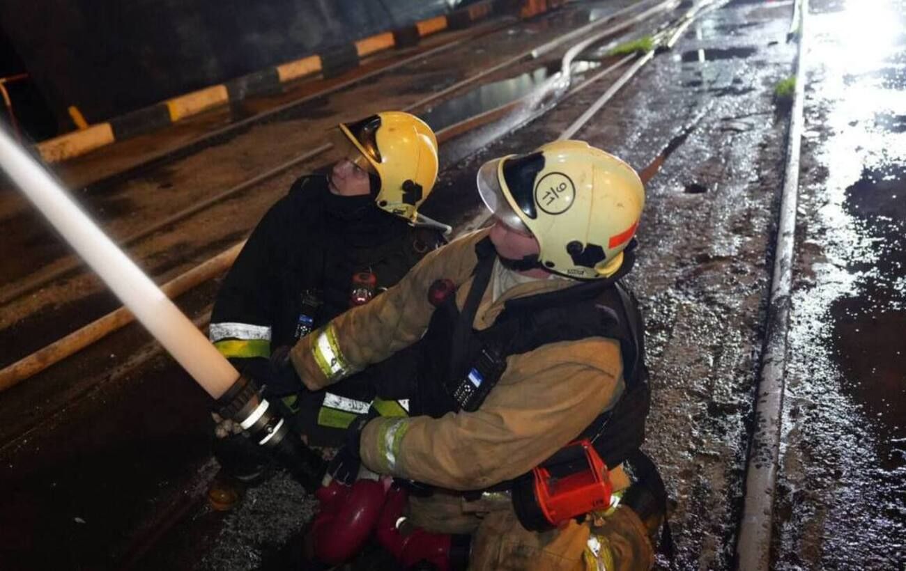 Зображення новини: Нафтобаза в Луганську потрапила під удар: стовп вогню піднявся до неба