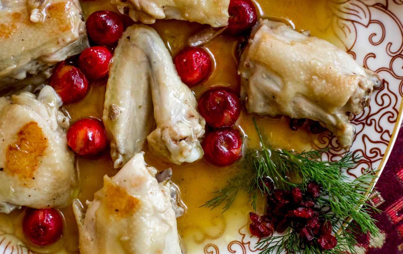 Зображення новини: Цей соус перетворить курку на кулінарний шедевр: секрет у одній ягоді