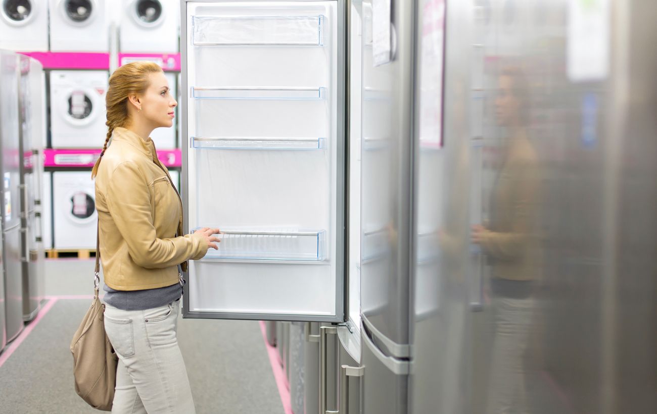 Зображення новини: Як вибрати холодильник, який не згорить від першого ж блимання світла