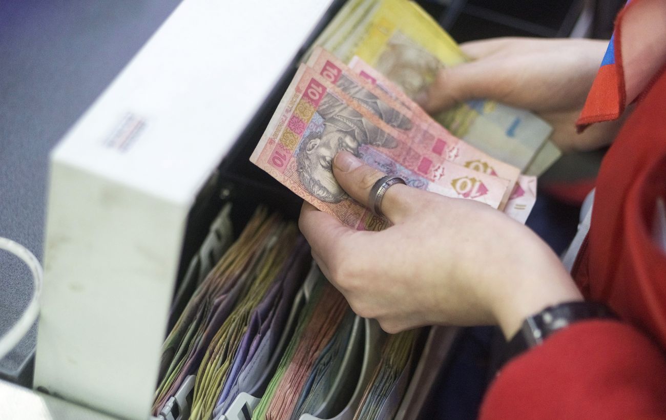 Зображення новини: Ці купюри більше не приймуть: які гривні вилучають з обігу з 2 березня та як їх обміняти