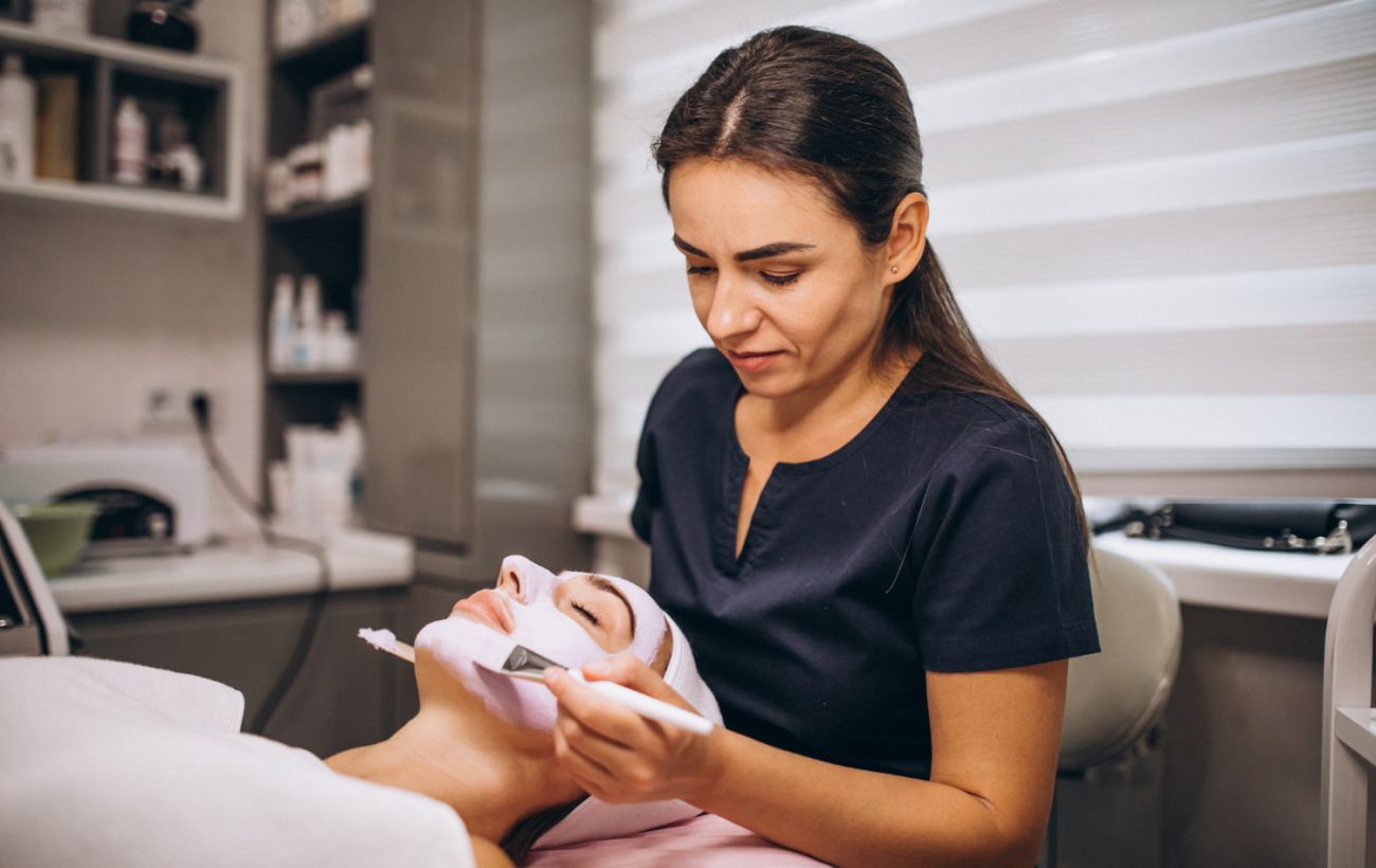 Зображення новини: Тікайте від такого косметолога: 4 сигнали, які видають небезпечного лікаря