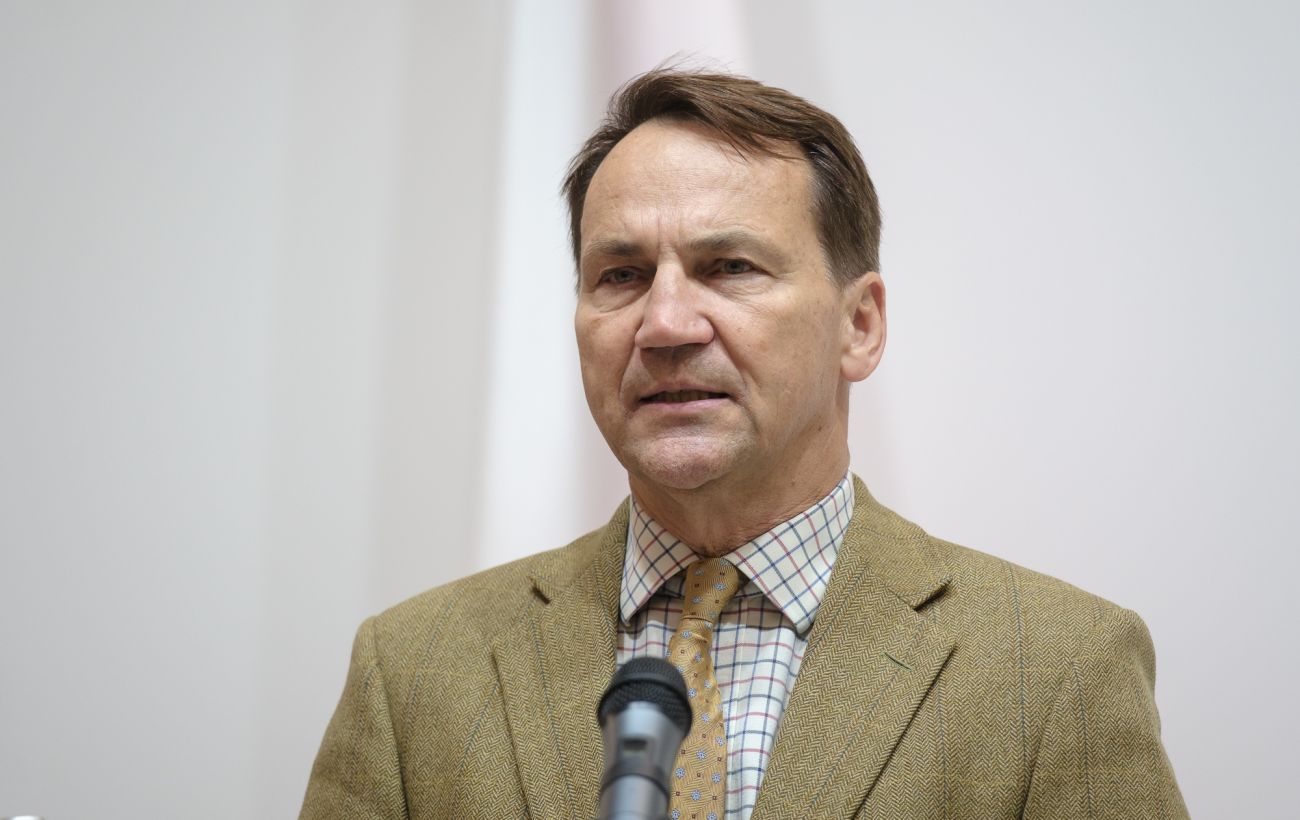 Зображення новини: "Християнський обов’язок": Сікорський назвав шлях до примирення України та Польщі