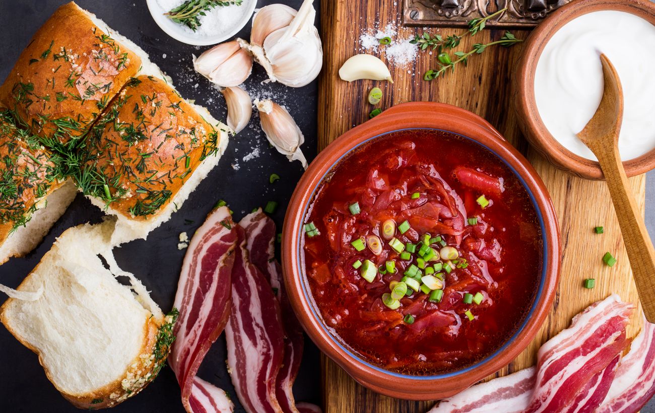 Зображення новини: Борщ за 158 гривень? Марцінків засумнівався у цінах та дав гроші на експеримент