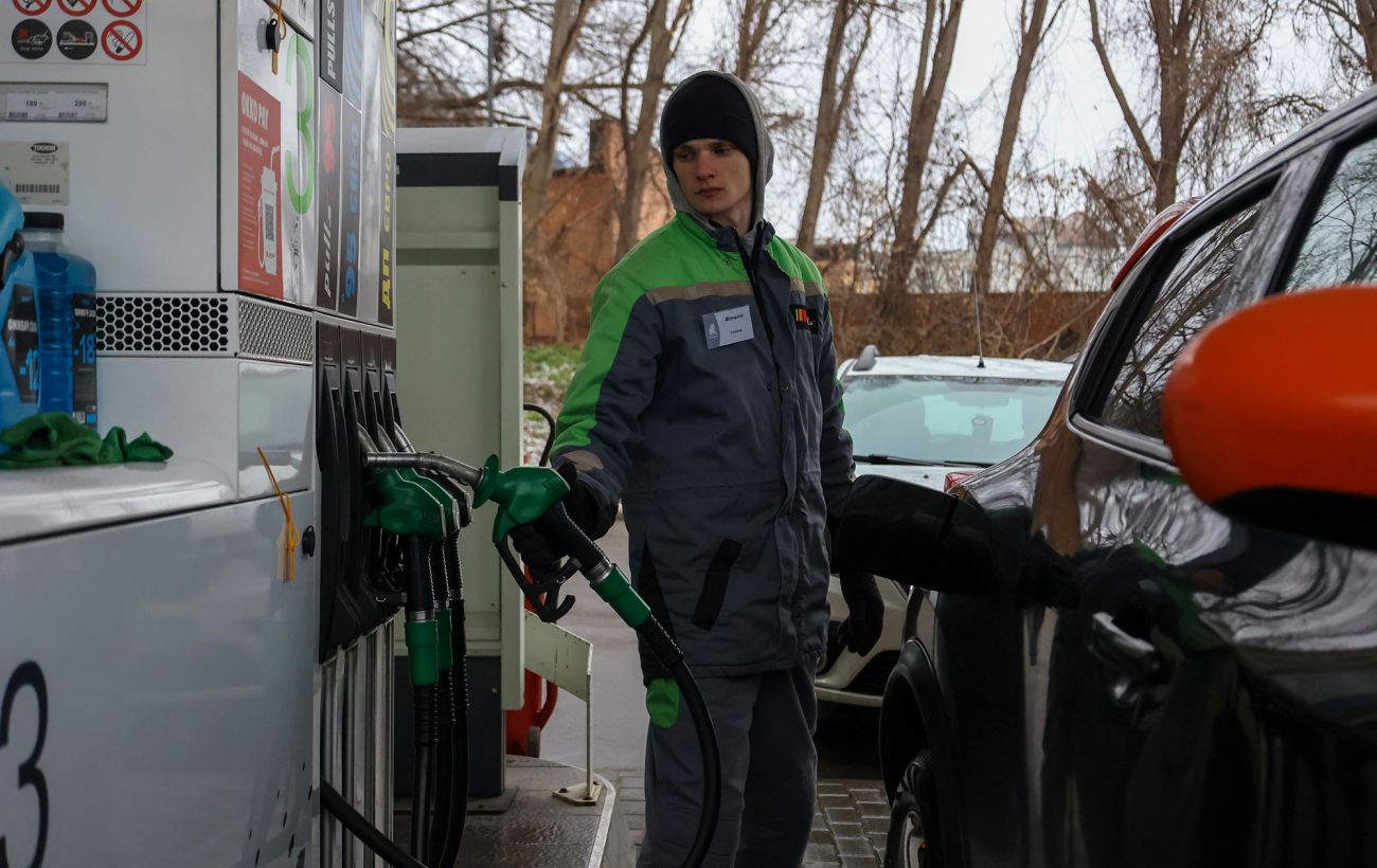 Зображення новини: Що буде з цінами на АЗС в Україні через операцію в Ірані: пояснення експерта