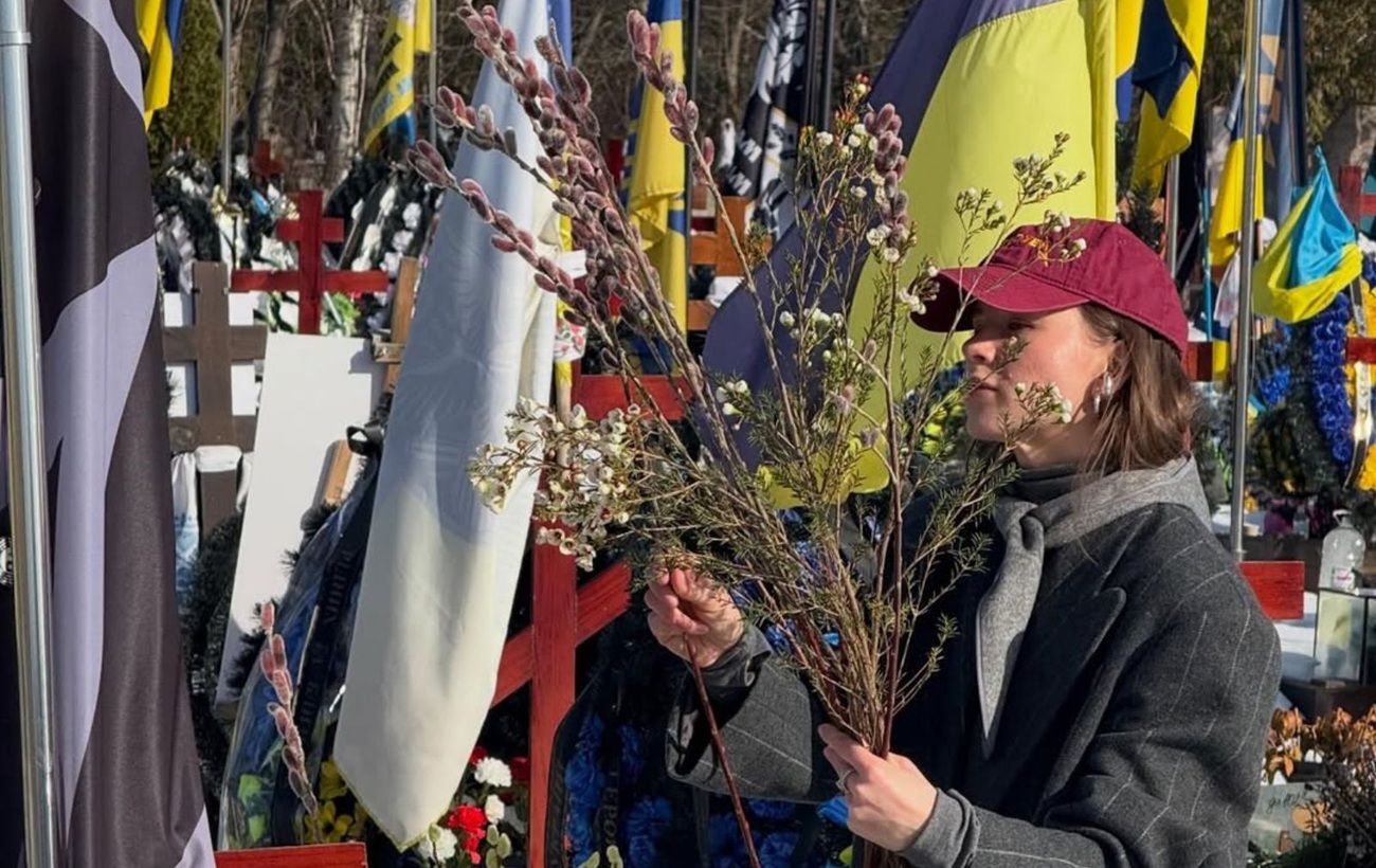 Зображення новини: Ніжно вшанувала пам'ять: дружина Феліпенка зворушила турботою про його могилу (фото)