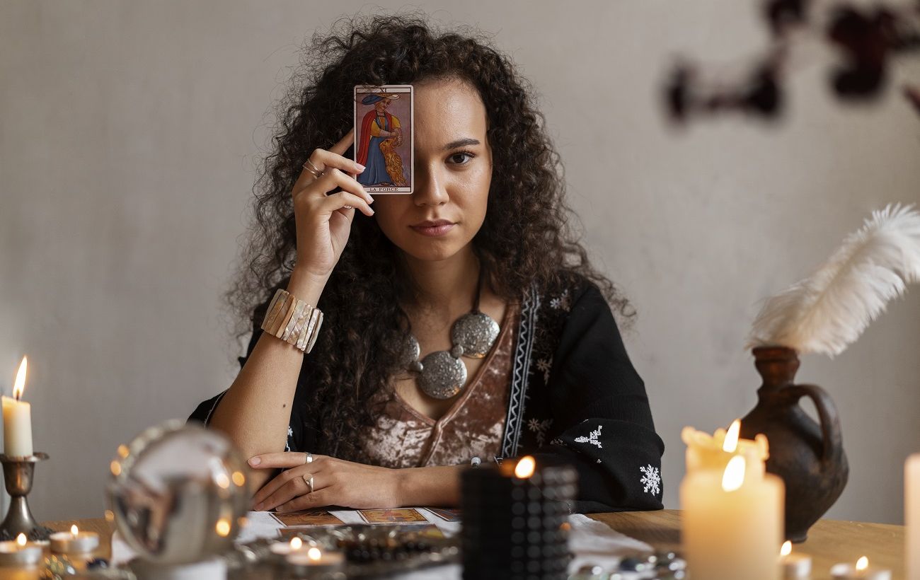 Зображення новини: Таро-гороскоп на тиждень. Кому - гроші й тріумф, а хто розірве болісні зв’язки