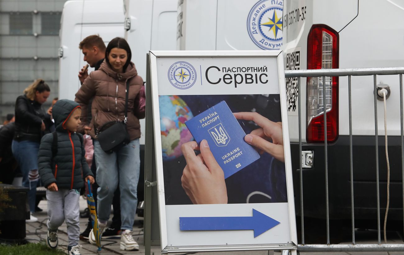 Зображення новини: "Дія" замість черг: ДП "Документ" змінює правила запису у Лондоні та Варні