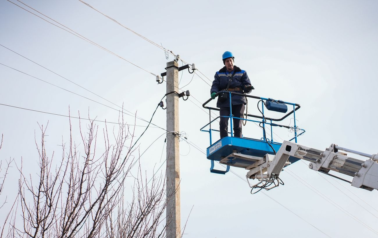 Зображення новини: Вкрали гроші на ремонт підстанції: на Львівщині розкрили схему в "Укренерго"