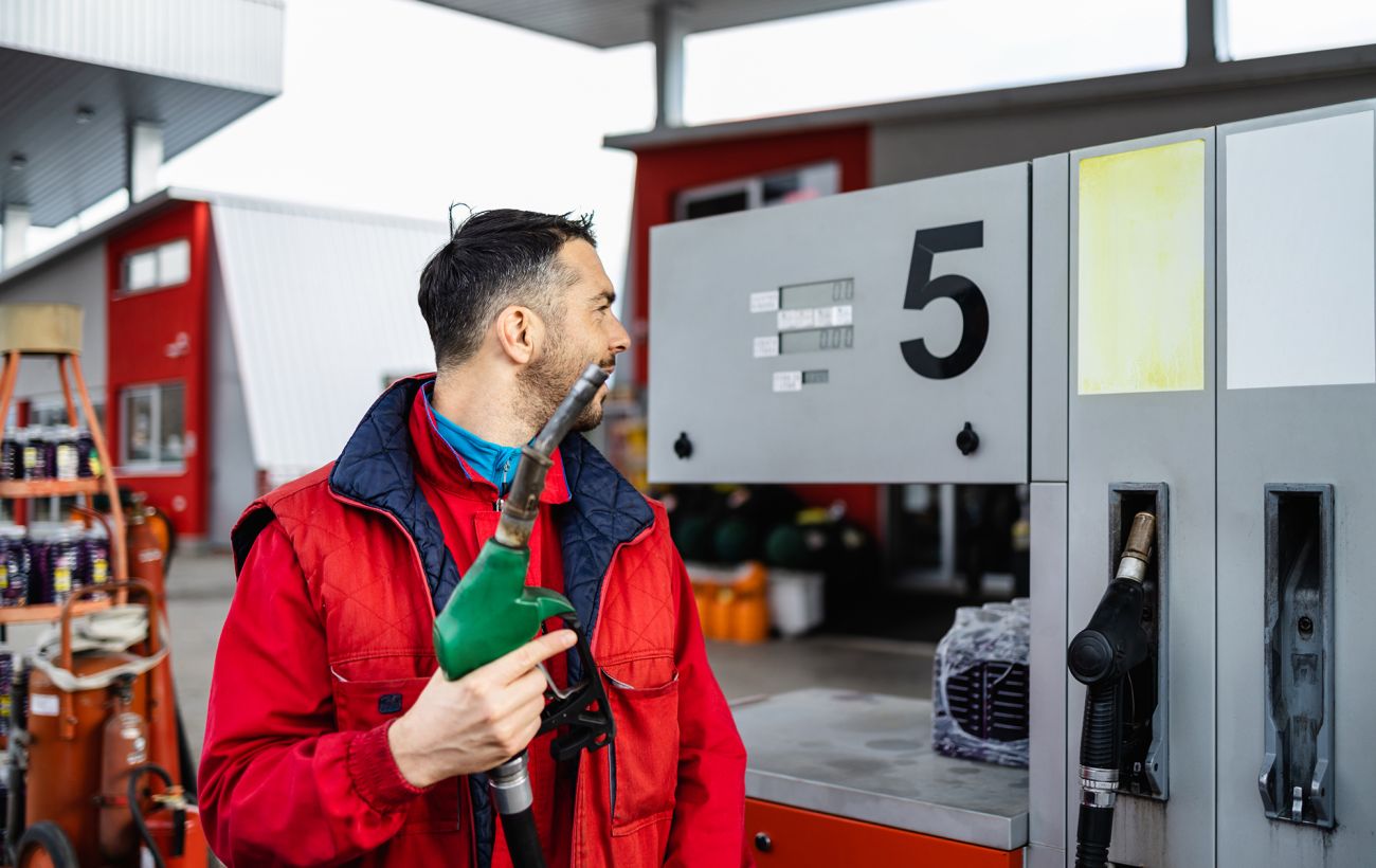 Зображення новини: Мінус 1 гривня на літрі. Де найдешевше заправитися: свіжі ціни на АЗС