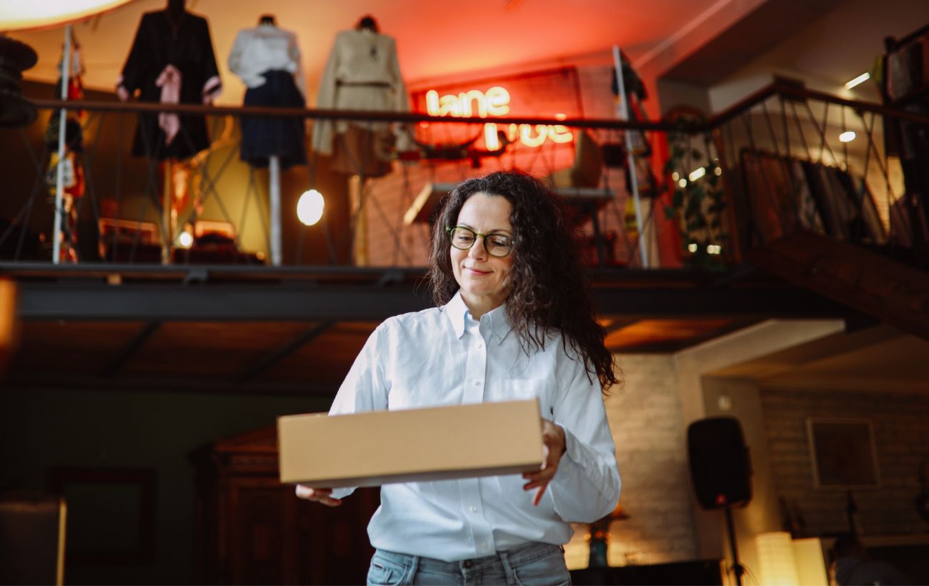 Зображення новини: Тисяча нових точок: посилки "Укрпошти" можна буде забрати в магазині, аптеці, кафе й на АЗС