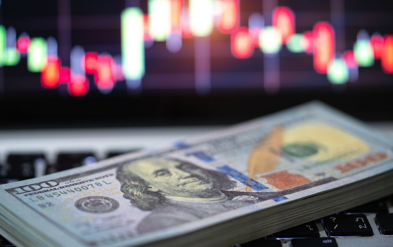 Зображення новини: Долар відступає від рекордів: що буде з курсом після вихідних