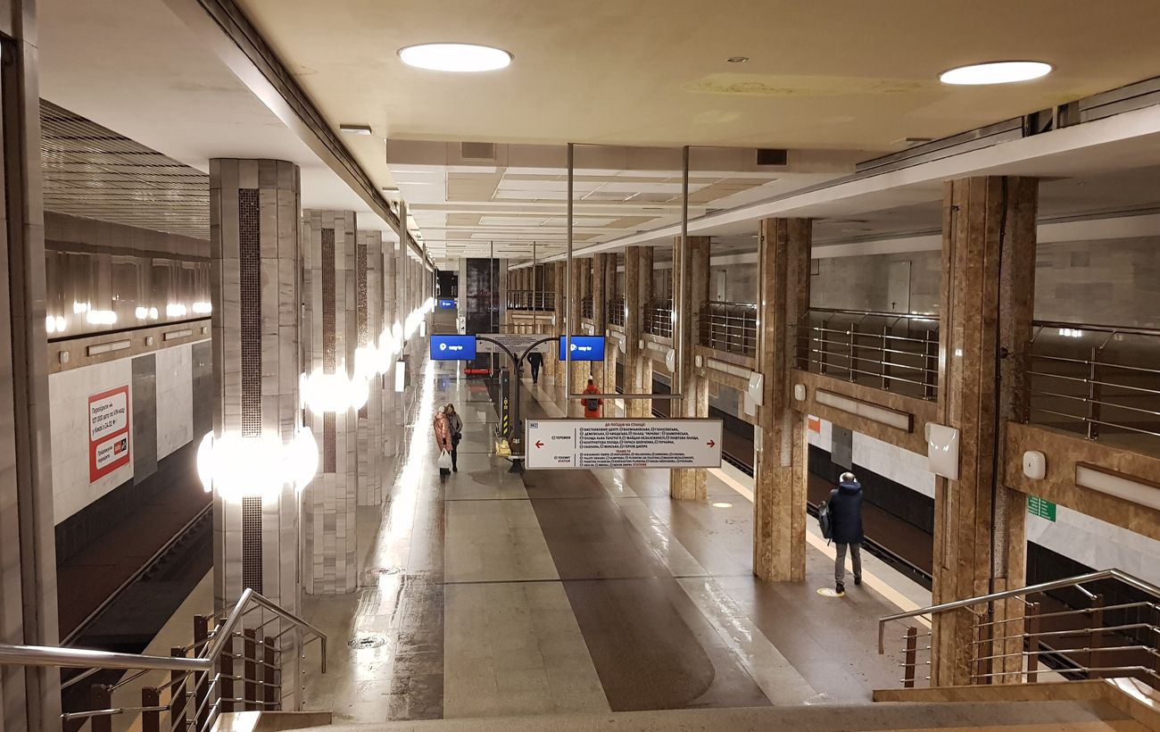 Зображення новини: "Дірки" у стелі й сліди води? У КМДА пояснили, що насправді відбувається в метро Києва