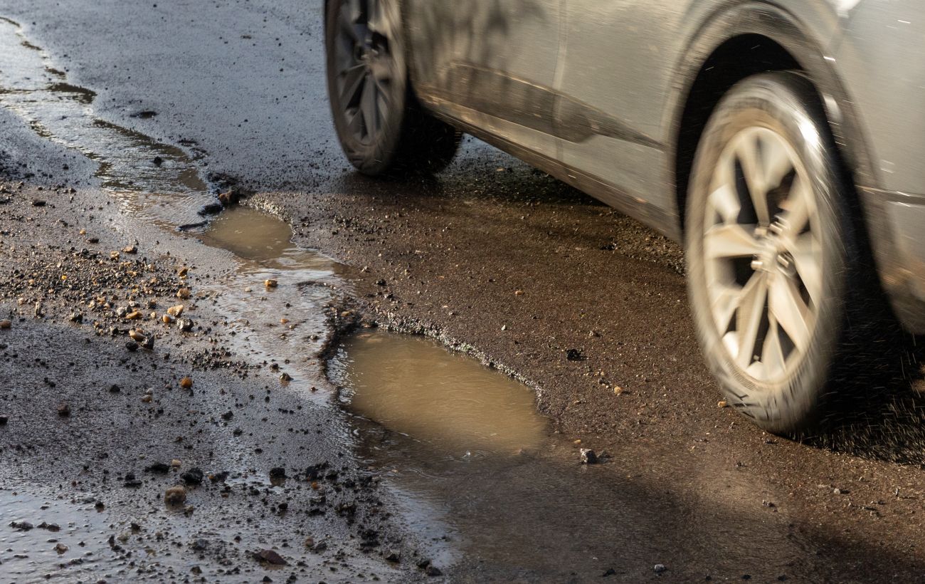 Зображення новини: Не лише морози. Експерт пояснив, чому насправді в Україні роками жахливі дороги