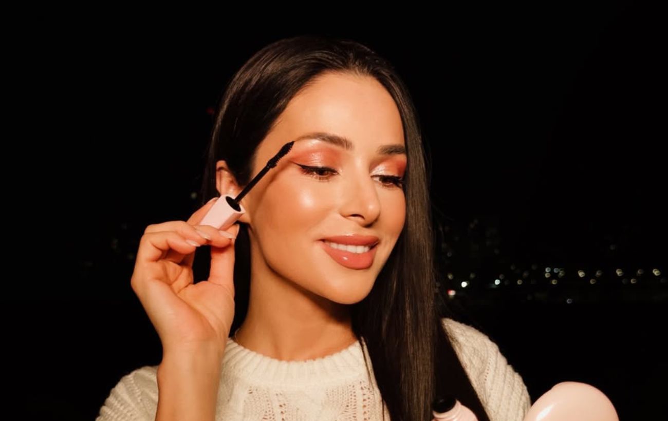 Зображення новини: Яскраві стрілки, як у Злати Огнєвіч: трендовий макіяж на 8 березня