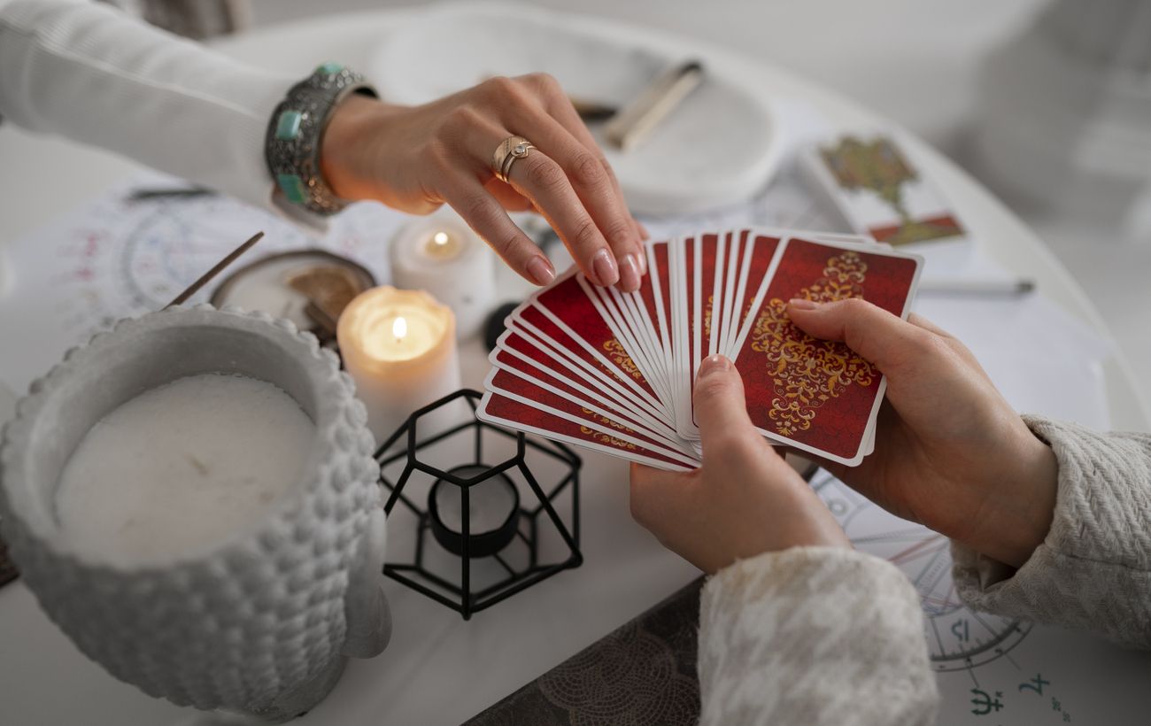 Зображення новини: Карти Таро назвали 5 знаків Зодіаку, життя яких різко зміниться вже з понеділка