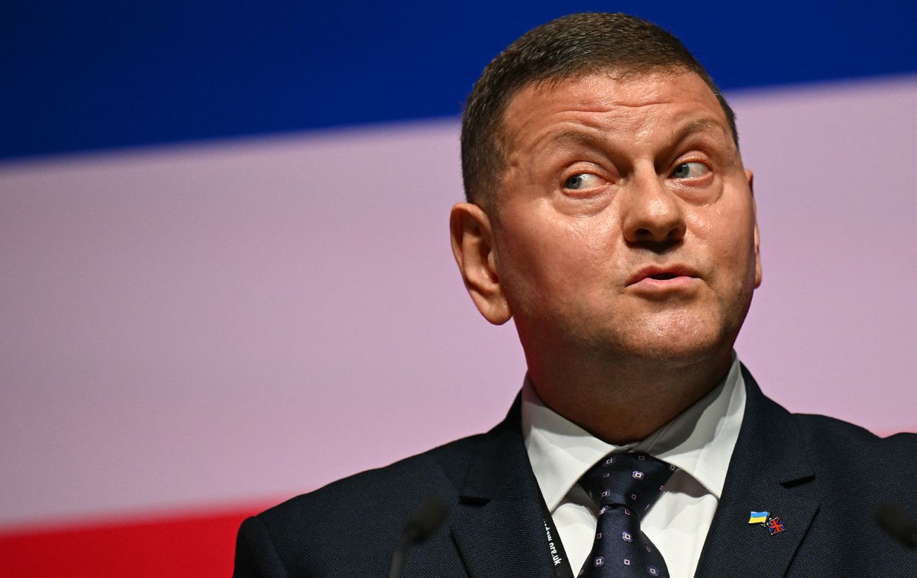 Зображення новини: Маневр Залужного: Чи готовий "Залізний генерал" кинути виклик Зеленському