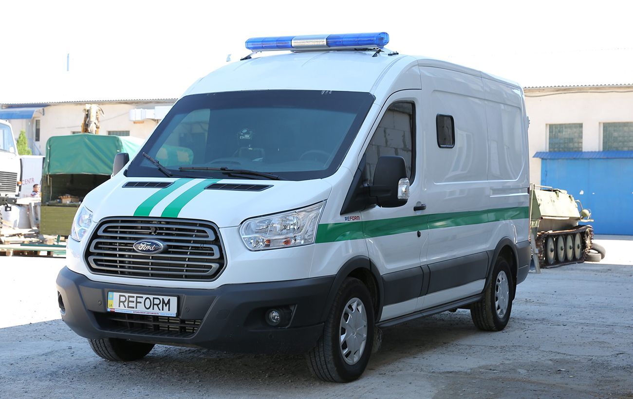 Зображення новини: 28 годин у кайданках і примусовий укол: з'явилися деталі затримання українців в Угорщині