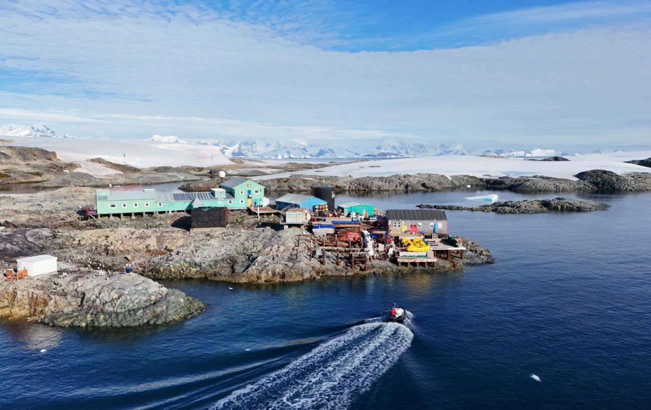 Зображення новини: Унікальне відео: як виглядала перша ротація українських полярників у Антарктиді