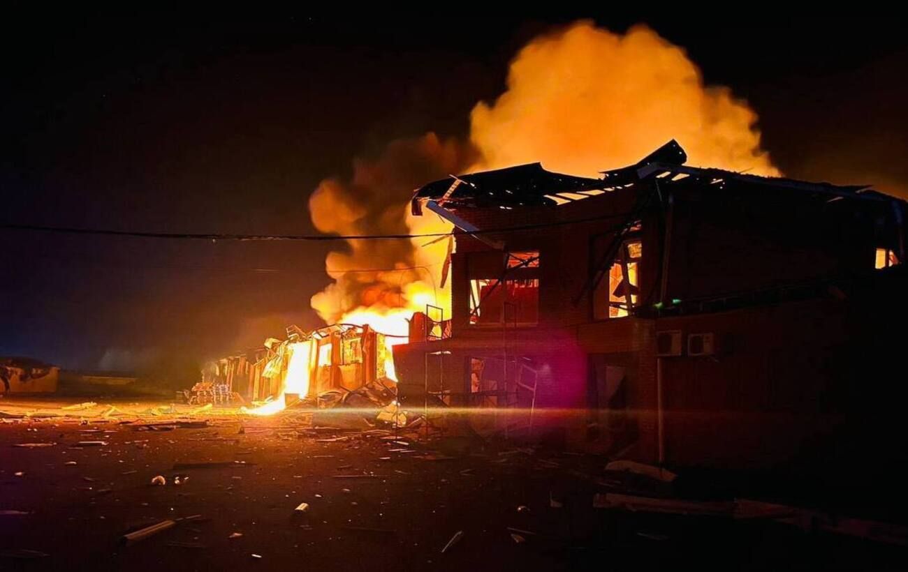 Зображення новини: Четверо загиблих та десяток поранених: поліція розповіла про наслідки атаки РФ на Київщину