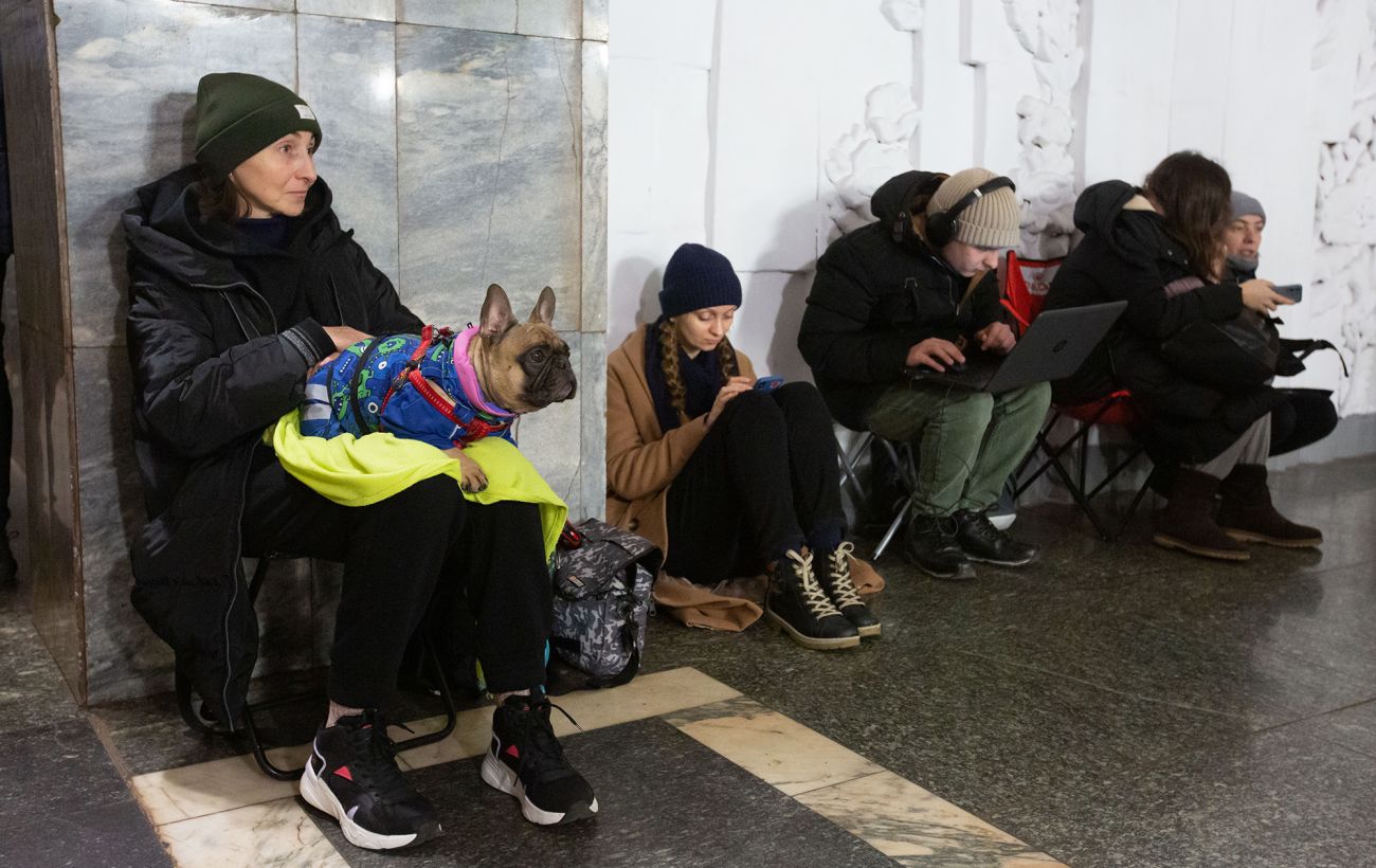 Зображення новини: У Києві лунають вибухи, місто під атакою дронів