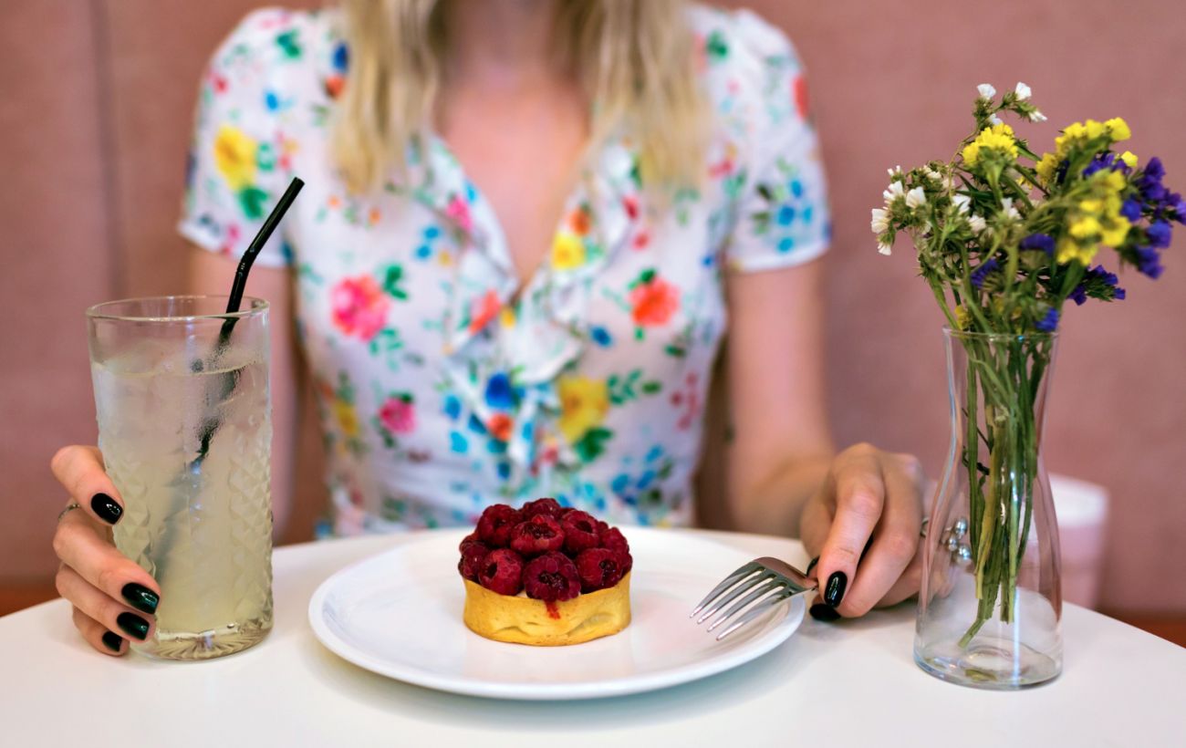 Зображення новини: Дієтолог розкрила правду: чи обов'язково їсти десерт окремо від основної їжі