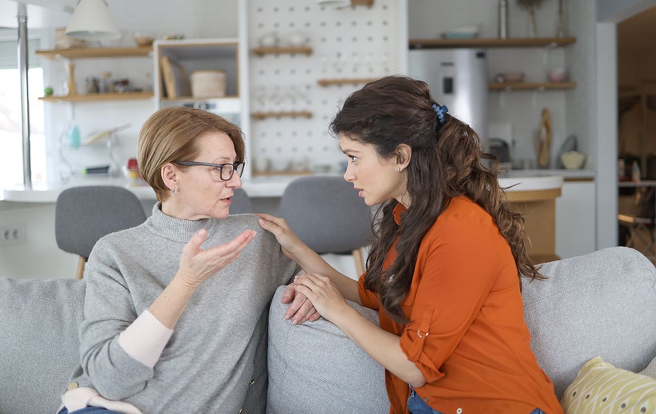 Зображення новини: 7 фраз невістки, яка таємно ненавидить свекруху, але посміхається в очі