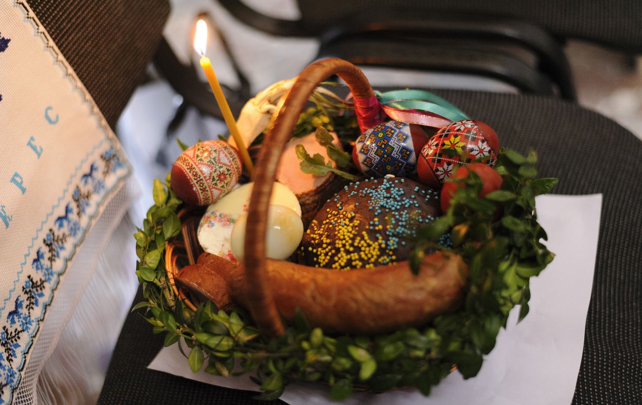 Зображення новини: Скільки коштує великодній кошик-2026: ціни на паски, м’ясо і делікатеси в супермаркетах