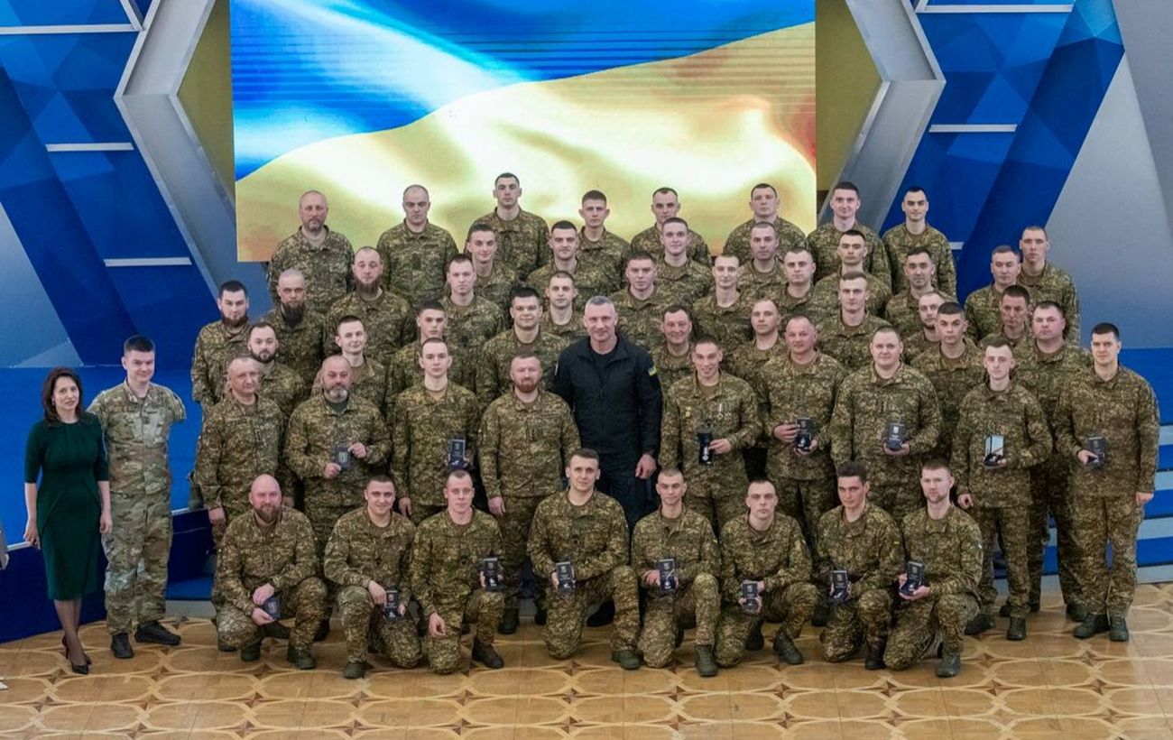 Зображення новини: Нагороди від столиці до Дня Нацгвардії: Кличко привітав військових і курсантів