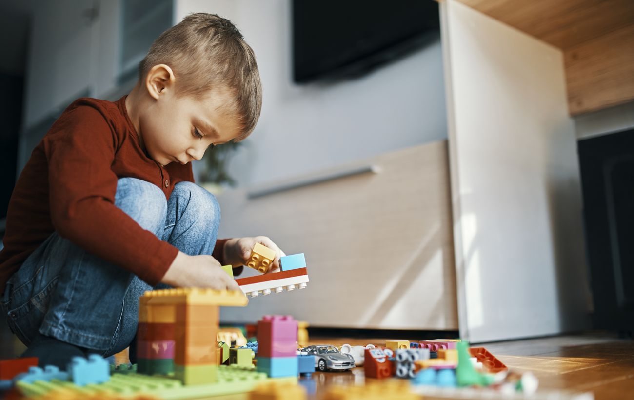 Зображення новини: Тягла за капюшон і кричала: у Львові зі скандалом звільнили виховательку дитсадка