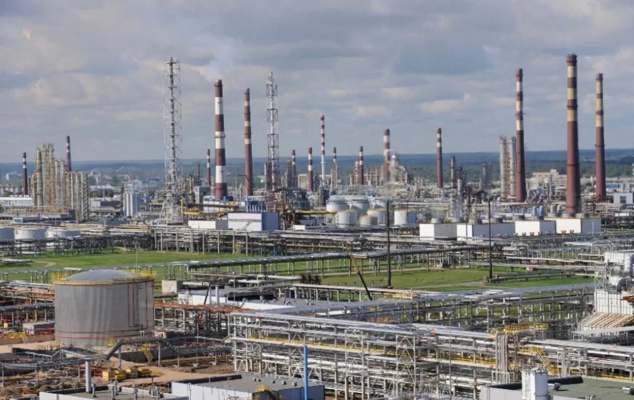 Зображення новини: Мінус потужності: у Росії пошкоджено важливі установки одного з найбільших НПЗ