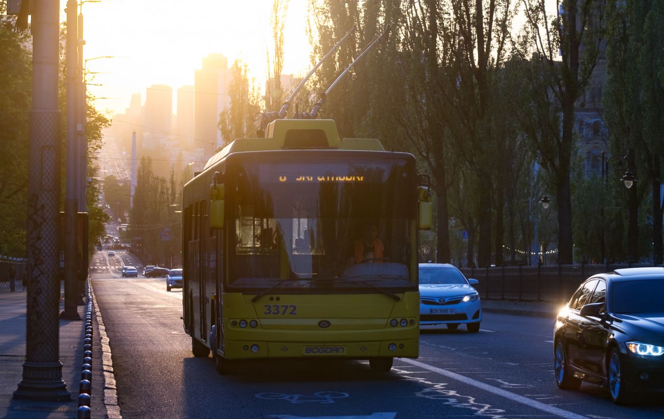 Зображення новини: На лівому березі Києва перебої зі світлом: призупинено рух електротранспорту
