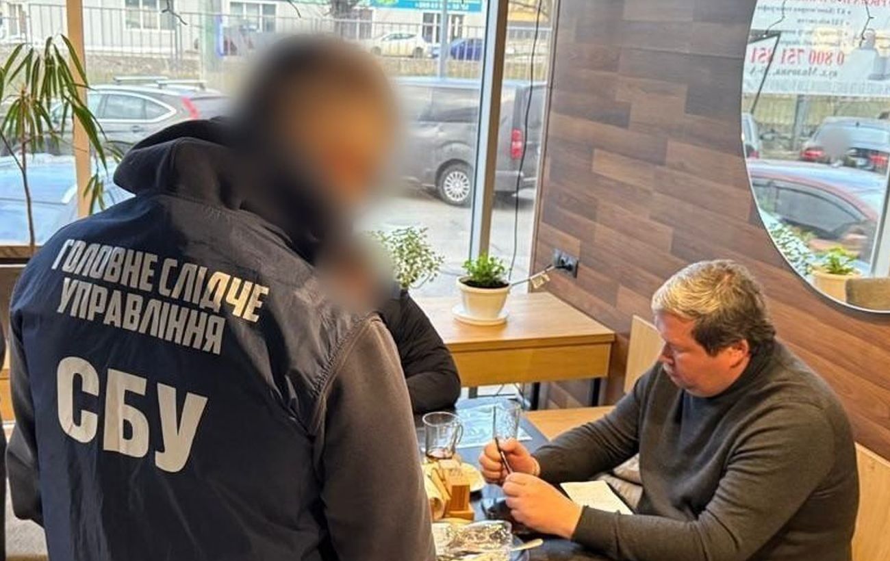 Зображення новини: СБУ викрила очільника "Батьківщини" у Харківській області у "схемі" на мільйони (фото)