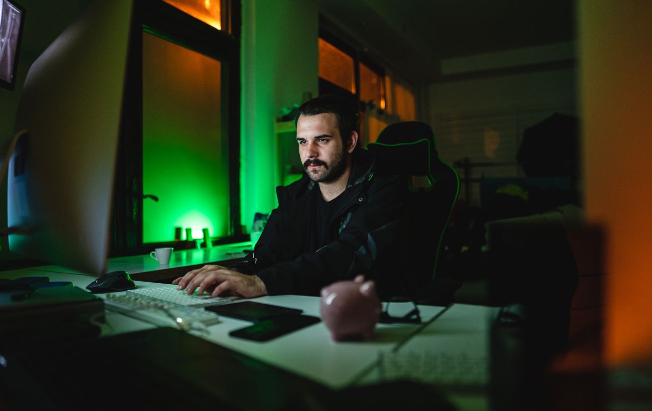 Зображення новини: Зарплати в Україні зросли: де платять найбільше і кому пропонують майже 80 тисяч