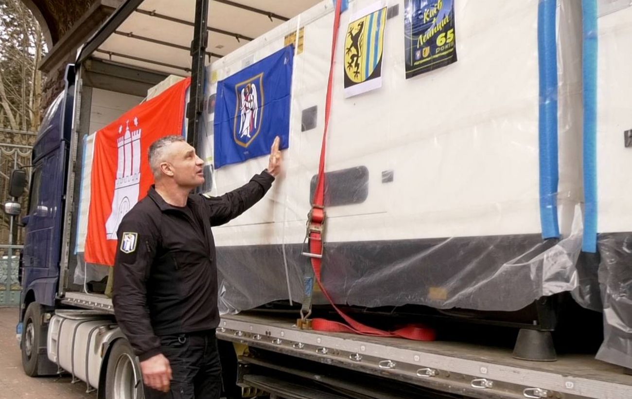 Зображення новини: Енергетична допомога Києву: Кличко показав нову потужну партію генераторів із Німеччини