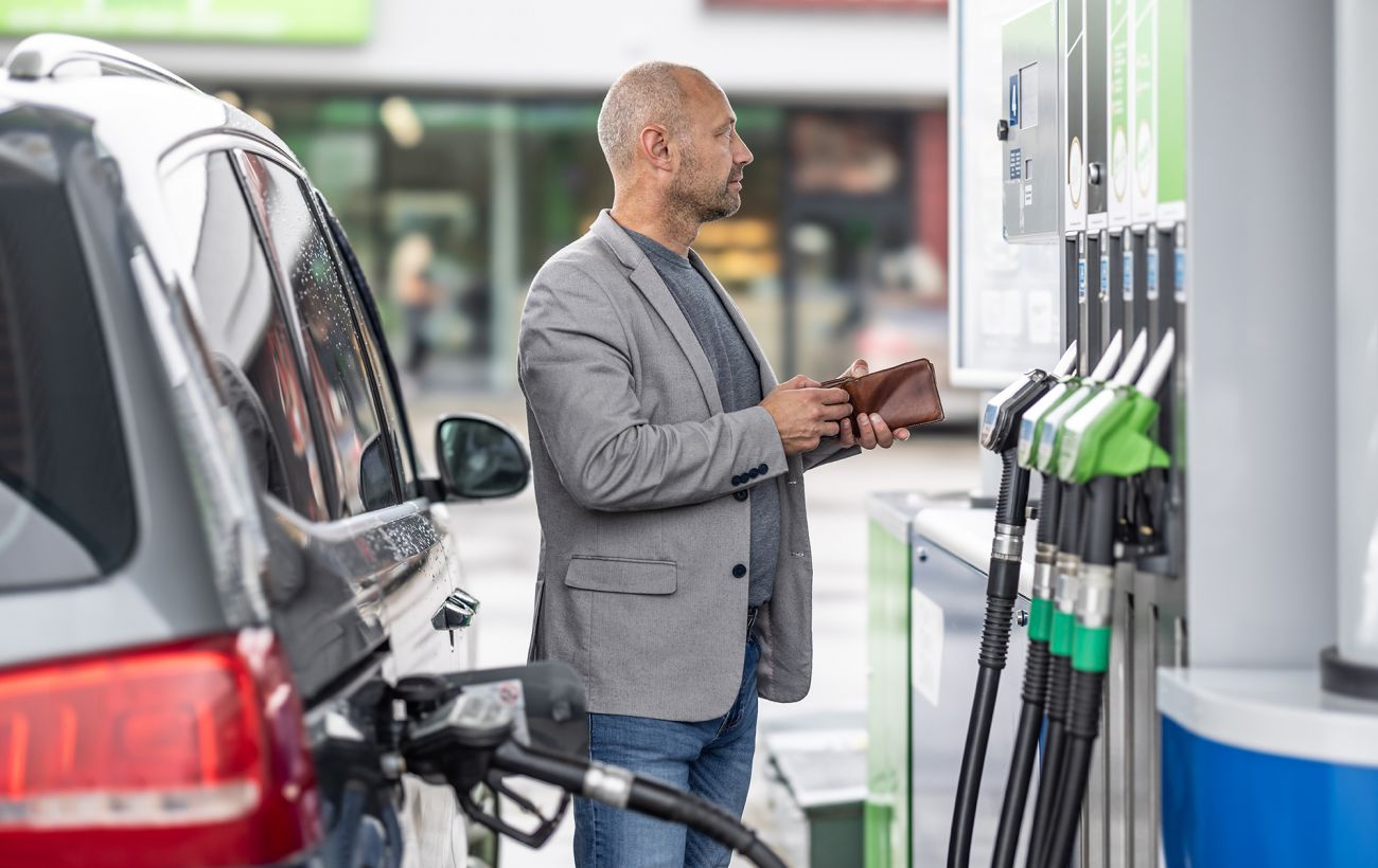 Зображення новини: Дизель вже під 93 грн, бензин та газ дорожчають: АЗС підвищили ціни на пальне