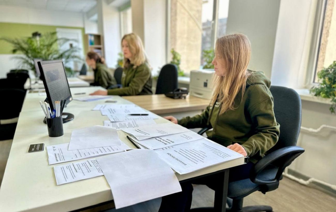 Зображення новини: Жінка в розшуку ТЦК – реальний сценарій. Що робити і чи можуть мобілізувати