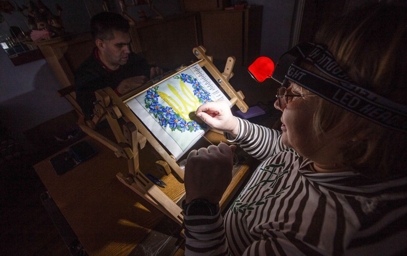 Зображення новини: Аварійно або з новими графіками: як вимикають світло у Києві та областях через атаку