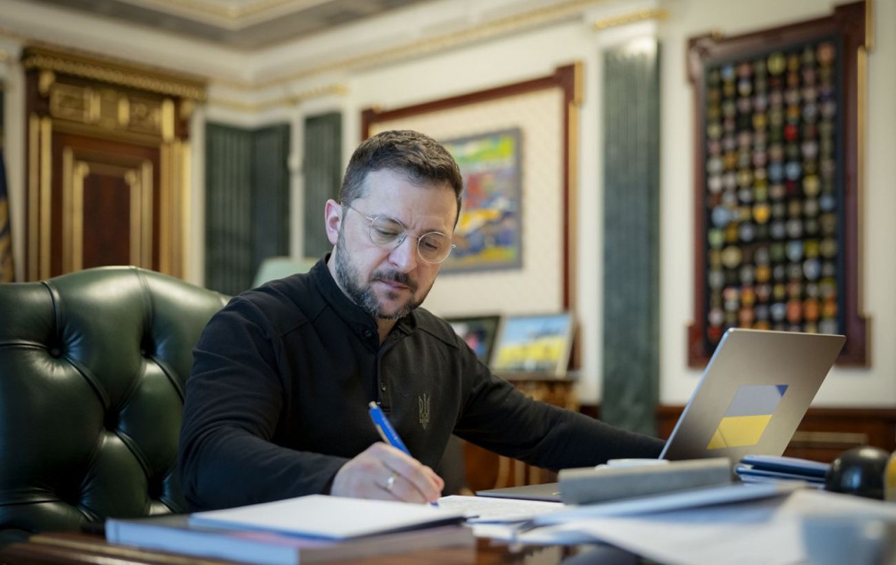 Зображення новини: Зеленський підписав указ щодо прав кримськотатарського народу: що зміниться