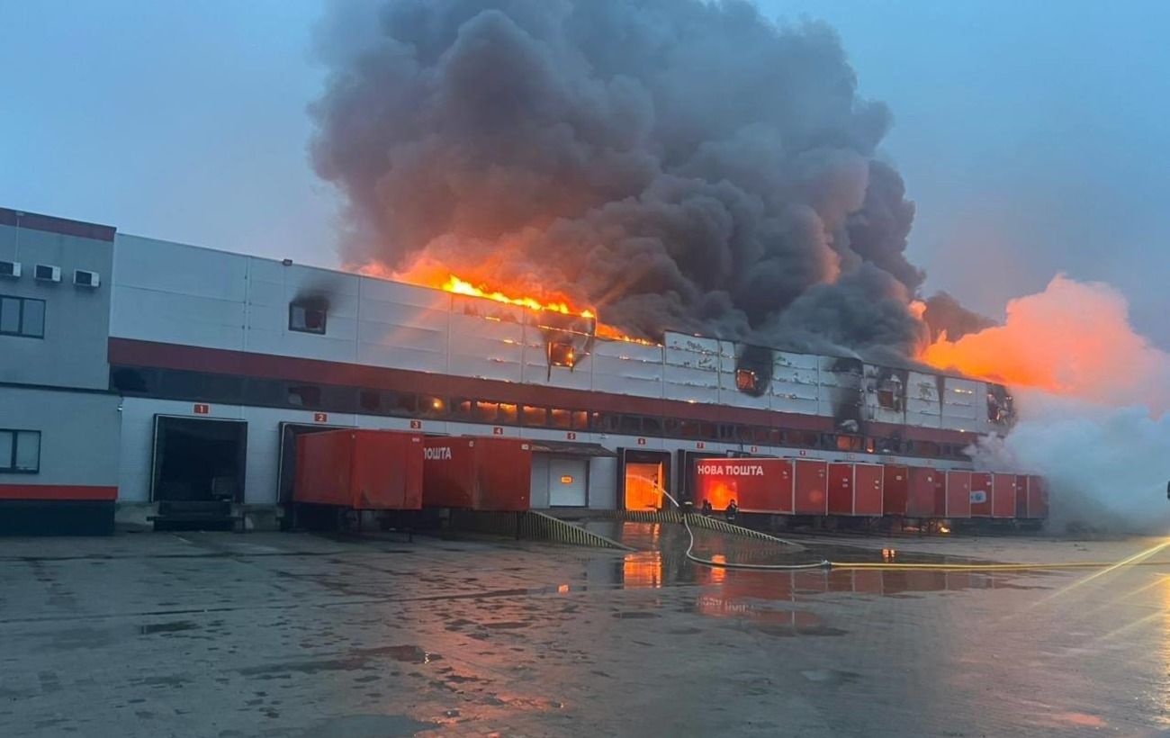 Зображення новини: "Посилка знищена": у НП розповіли, як і кому повертають гроші після російських атак