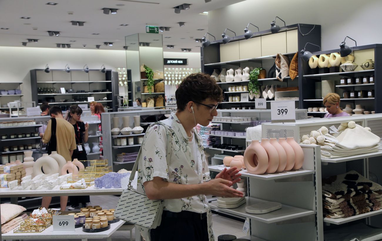 Зображення новини: Від супермаркетів до бутиків: у РФ масово закривають магазини через падіння попиту