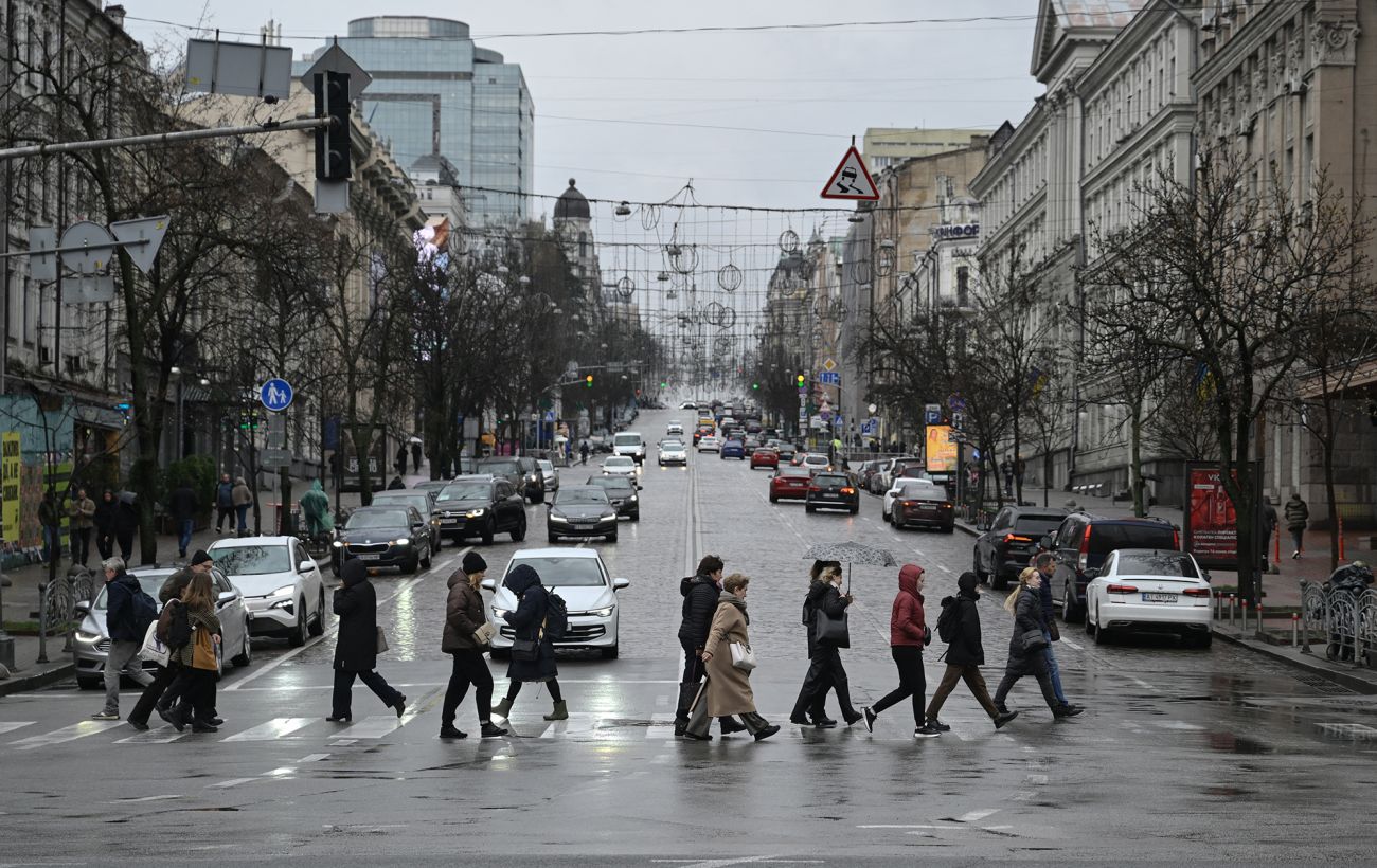 Зображення новини: Від мінусів та снігу до потепління: яка погода буде в Україні завтра і коли може покращитись