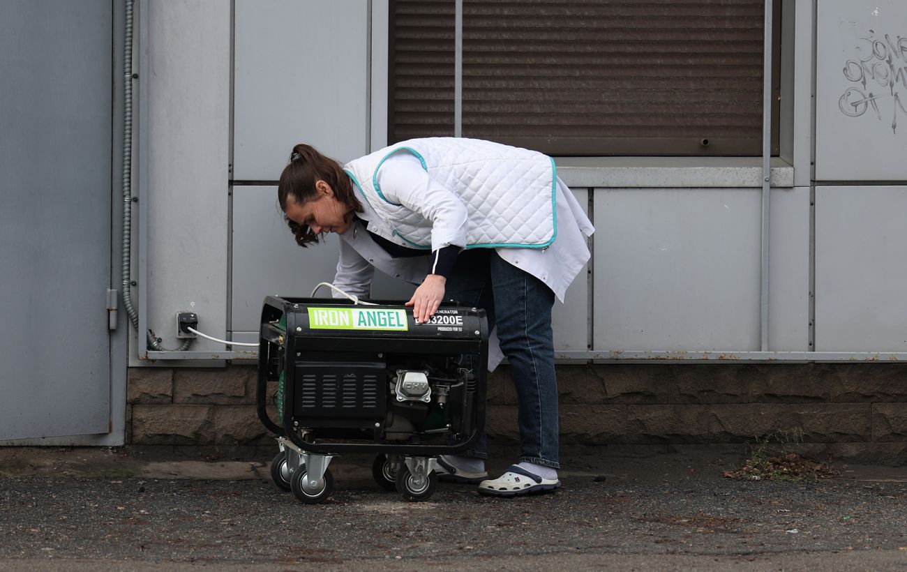 Зображення новини: По Україні вимикають світло: де графіки, а де - екстрено