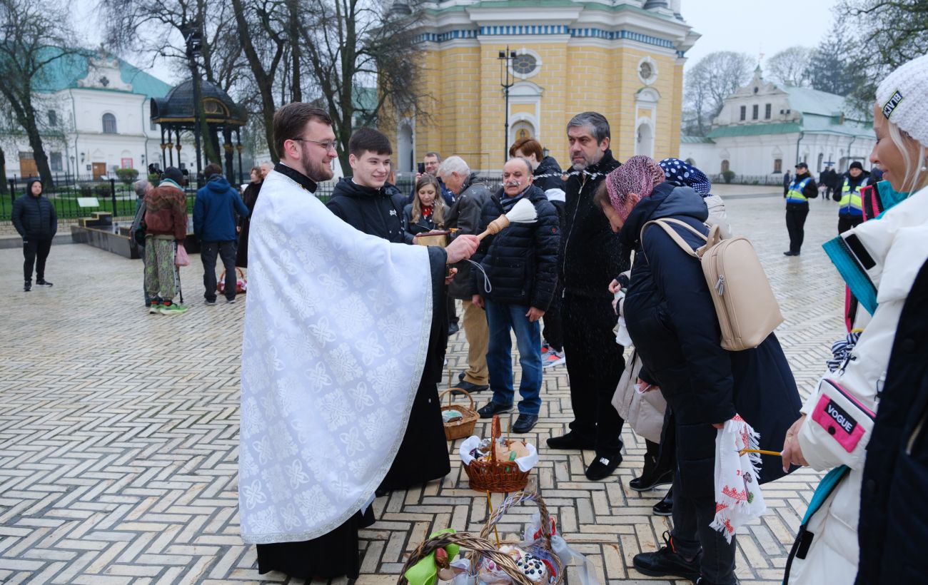 Зображення новини: Графіки служб можуть змінити: коли і як святити паски у суботу та неділю